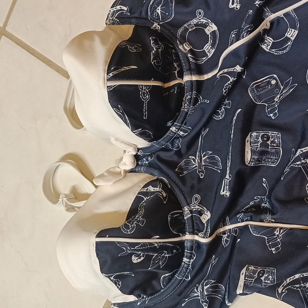 Swimsuit - Picture 10 of 10